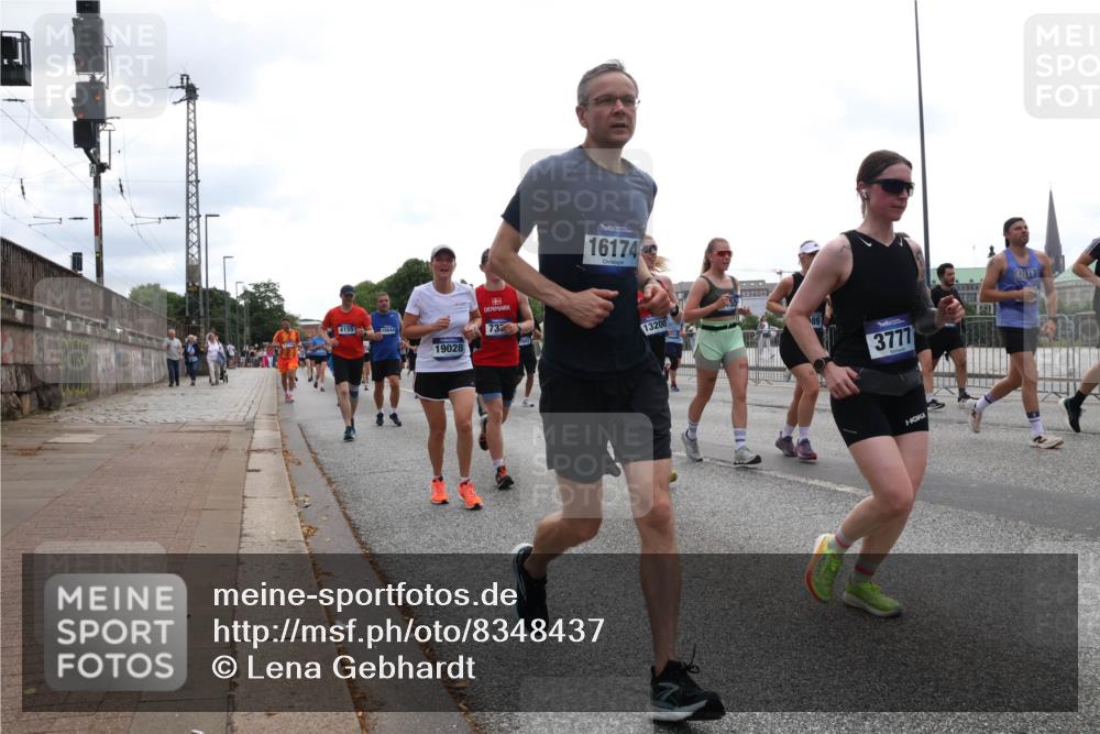 29.06.2025 - hella hamburg halbmarathon Lena Gebhardt http://msf.ph/oto/8348437 29.06.2025 10:38:35 Lombardsbrücke 415515644, 19028, 16174, 13200, 3777, 56, 1196, 1232, 1390, 1394, 1457, 1596, 1721, 1742, 1791, 1966, 2113, 2151, 2498, 2576, 2660, 2693, 3010, 3094, 3095, 3216, 3242, 3286, 3323, 3338, 3635, 3636, 3716, 3726, 3777, 3841, 3927, 4028, 4139, 4155, 4159, 4259, 4260, 4316, 4414, 4883, 5085, 5089, 5155, 5300, 5617, 5684, 5735, 5913, 6200, 6695, 6696, 6751, 6875, 6930, 7117, 7148, 7165, 7263, 7371, 7552, 7561, 7692, 7849, 7868, 7914, 8367, 9708, 10554 meine-sportfotos.de