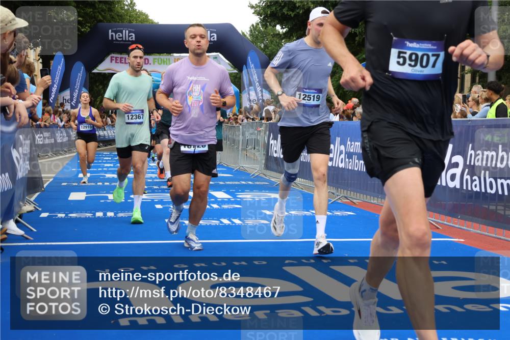 29.06.2025 - hella hamburg halbmarathon Strokosch-Dieckow http://msf.ph/oto/8348467 29.06.2025 10:52:57 Ziel 1257, 1258, 1657, 2099, 2444, 2814, 3059, 3258, 3334, 4121, 4557, 4558, 4770, 5907, 7509, 7864, 8139, 8587, 8720, 8955, 9093, 9537, 10724, 10811, 11992, 12155, 12367, 12519, 12910, 14791, 15430, 18590, 18720 meine-sportfotos.de