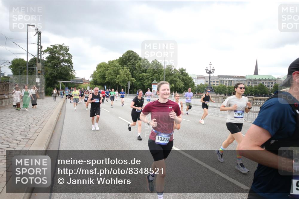 29.06.2025 - hella hamburg halbmarathon Jannik Wohlers http://msf.ph/oto/8348521 29.06.2025 10:56:32 Lombardsbrücke 1207, 2871, 2932, 3348, 3387, 3418, 3470, 3485, 3516, 3517, 4094, 4118, 4241, 4568, 4569, 5589, 5944, 6284, 6348, 6349, 6981, 7381, 7416, 7417, 7964, 8039, 8150, 8197, 8546, 9298, 9299, 9329, 9402, 9404, 9513, 9517, 9902, 9905, 10016, 10138, 10142, 10309, 10450, 10632, 11047, 11050, 11179, 11323, 12226, 12345, 12535, 12828, 12829, 12993, 13194, 13273, 13276, 13671, 13801, 13834, 13878, 13986, 14117, 14472, 15215, 15499, 15630, 15748, 15823 meine-sportfotos.de