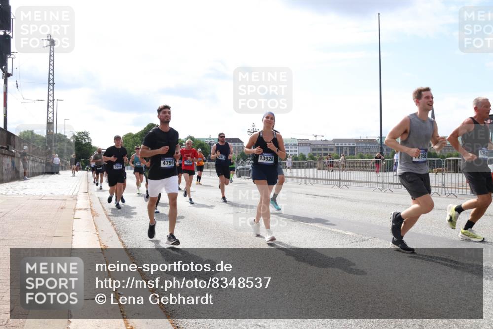 29.06.2025 - hella hamburg halbmarathon Lena Gebhardt http://msf.ph/oto/8348537 29.06.2025 10:13:41 Lombardsbrücke 12313, 13928, 4795, 2904, 5546, 2928, 1292, 1007, 1131, 1480, 1747, 1859, 2055, 2359, 2721, 2904, 2961, 2987, 3218, 3360, 3728, 3729, 4001, 4187, 4795, 4950, 5232, 5546, 5631, 5719, 6026, 6489, 6710, 6717, 6724, 7346, 7446, 7447, 7460, 7462, 7913, 8279, 8673, 8913, 9128, 9527, 9612, 9631, 10442, 10443, 10977, 11441, 12313, 12492, 12797, 12928, 12929, 13331, 13928, 15085, 15482, 15663, 15721, 15722, 15922, 16491, 17472, 17474, 17985, 17988, 18222, 18231, 18732 meine-sportfotos.de