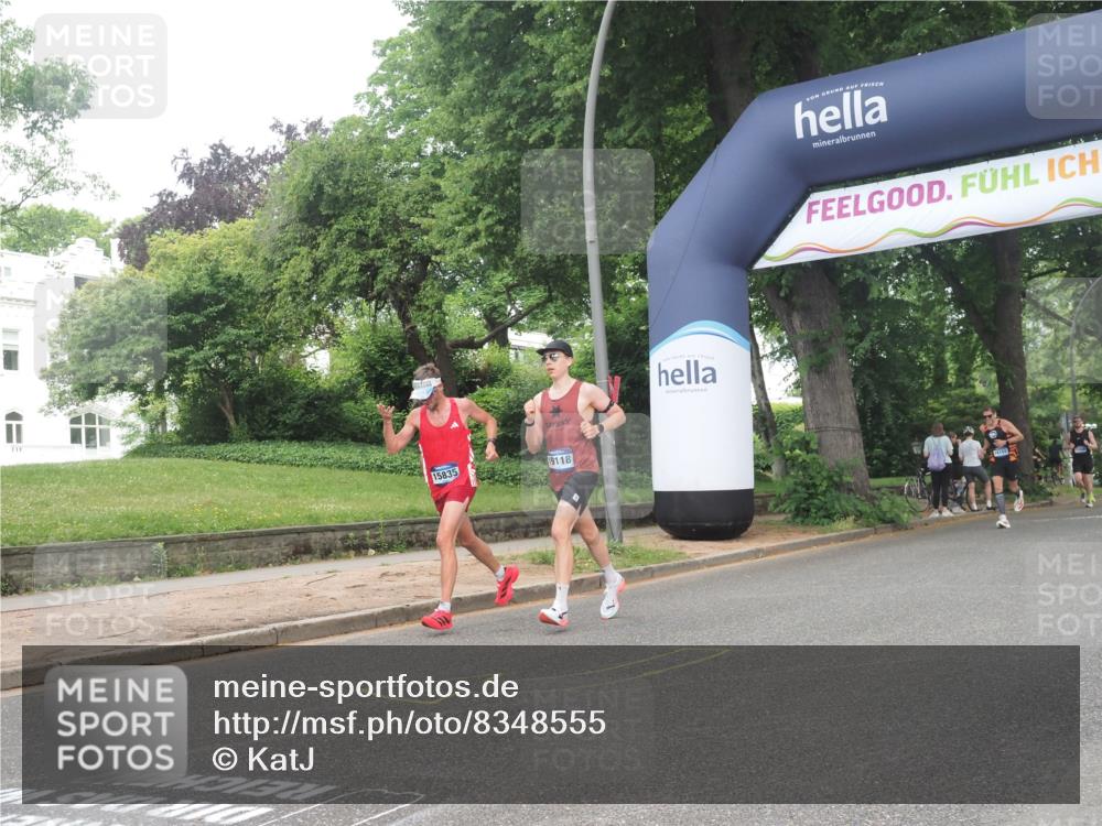 29.06.2025 - hella hamburg halbmarathon KatJ http://msf.ph/oto/8348555 29.06.2025 10:20:45 Zwischen KM18-KM19  meine-sportfotos.de