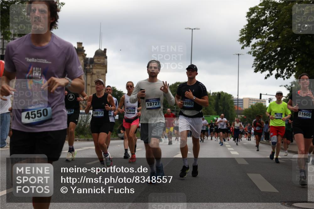 29.06.2025 - hella hamburg halbmarathon Yannick Fuchs http://msf.ph/oto/8348557 29.06.2025 10:52:33 20KM 1319, 1833, 2159, 2250, 2619, 2711, 2996, 4550, 4767, 5675, 6860, 7659, 7856, 8089, 8392, 9156, 9353, 9553, 9555, 9835, 10020, 10268, 10319, 10518, 10539, 10703, 10915, 11394, 11605, 11808, 11846, 12495, 12734, 12735, 12809, 13287, 13512, 13654, 13694, 14355, 14673, 15197, 16189, 16206, 16409, 16922, 16924, 17531, 17665, 17782, 17810, 17814, 17839, 17852, 17931, 17967, 18556, 18682, 18727, 18833, 18985, 19002, 19003 meine-sportfotos.de