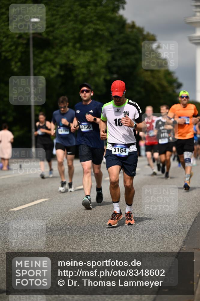 29.06.2025 - hella hamburg halbmarathon Dr. Thomas Lammeyer http://msf.ph/oto/8348602 29.06.2025 10:18:24 Kennedybrücke 1071, 1131, 1406, 1480, 2990, 3020, 3025, 3154, 3728, 3756, 3834, 3939, 5191, 5546, 5670, 6028, 6083, 6366, 6717, 6724, 7209, 7442, 7802, 7840, 7991, 8055, 8147, 8409, 9173, 9663, 10224, 10610, 10977 meine-sportfotos.de