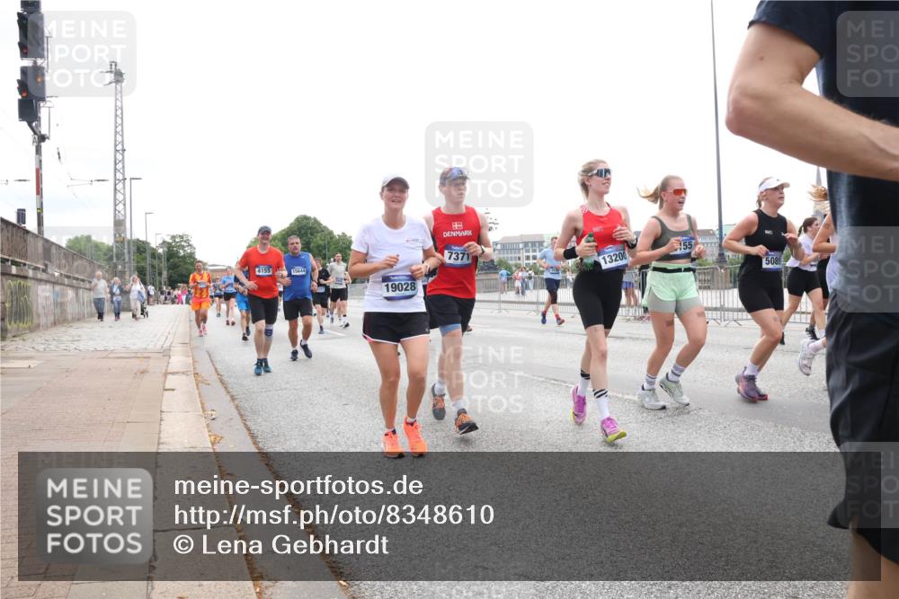 29.06.2025 - hella hamburg halbmarathon Lena Gebhardt http://msf.ph/oto/8348610 29.06.2025 10:38:35 Lombardsbrücke 4155, 15644, 19028, 7371, 13200, 55, 5089, 56, 1196, 1232, 1390, 1394, 1457, 1596, 1721, 1742, 1791, 1966, 2113, 2151, 2498, 2576, 2660, 2693, 3010, 3094, 3095, 3216, 3242, 3286, 3323, 3338, 3635, 3636, 3716, 3726, 3777, 3841, 3927, 4028, 4139, 4155, 4159, 4259, 4260, 4316, 4414, 4883, 5085, 5089, 5155, 5300, 5617, 5684, 5735, 5913, 6200, 6695, 6696, 6751, 6875, 6930, 7117, 7148, 7165, 7263, 7371, 7552, 7561, 7692, 7849, 7868, 7914, 8367, 9708, 10554 meine-sportfotos.de