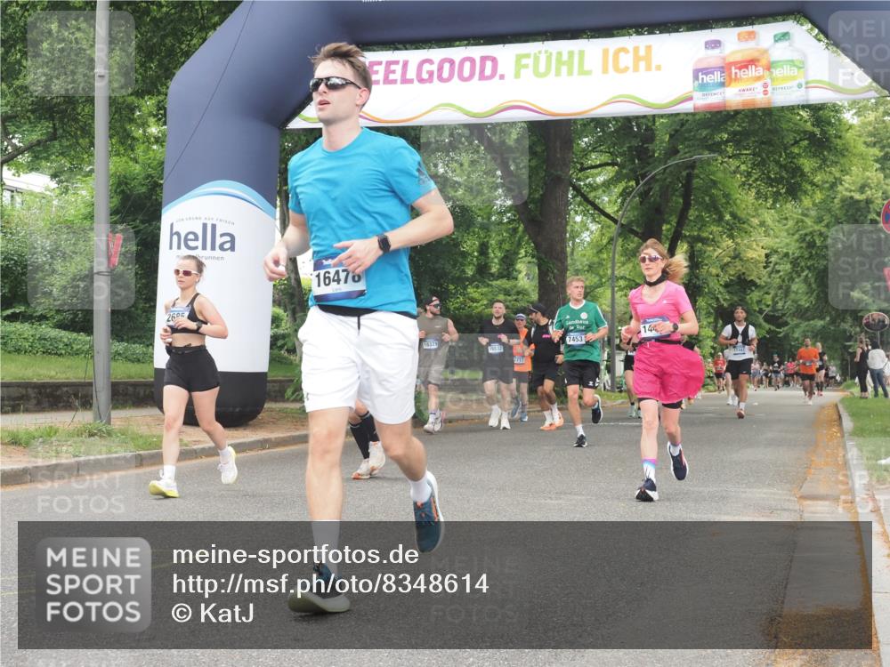 29.06.2025 - hella hamburg halbmarathon KatJ http://msf.ph/oto/8348614 29.06.2025 10:50:15 Zwischen KM18-KM19 2424, 2685, 4328, 7453 meine-sportfotos.de