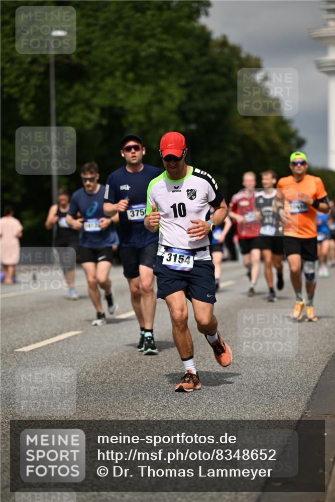 29.06.2025 - hella hamburg halbmarathon Dr. Thomas Lammeyer http://msf.ph/oto/8348652 29.06.2025 10:18:24 Kennedybrücke 1071, 1131, 1406, 1480, 2990, 3020, 3025, 3154, 3728, 3756, 3834, 3939, 5191, 5546, 5670, 6028, 6083, 6366, 6717, 6724, 7209, 7442, 7802, 7840, 7991, 8055, 8147, 8409, 9173, 9663, 10224, 10610, 10977 meine-sportfotos.de