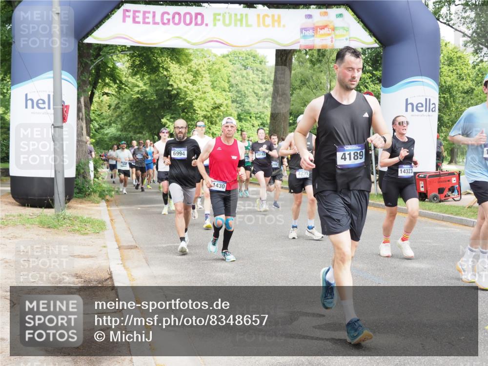 29.06.2025 - hella hamburg halbmarathon MichiJ http://msf.ph/oto/8348657 29.06.2025 10:40:54 Zwischen KM18-KM19 1502, 2058, 2099, 2884, 3103, 4189, 4299, 4938, 6762, 6994, 7147, 7478, 9537, 9791, 11430, 13327, 14323, 15146, 15179, 15879, 15946, 16623, 16750, 17348, 18143, 18666 meine-sportfotos.de