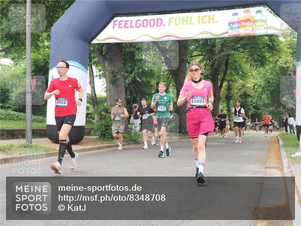 29.06.2025 - hella hamburg halbmarathon KatJ http://msf.ph/oto/8348708 29.06.2025 10:50:15 Zwischen KM18-KM19 2424, 2685, 4328, 7453 meine-sportfotos.de