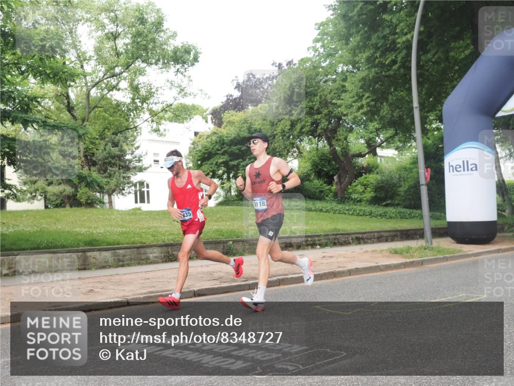 29.06.2025 - hella hamburg halbmarathon KatJ http://msf.ph/oto/8348727 29.06.2025 10:20:45 Zwischen KM18-KM19  meine-sportfotos.de