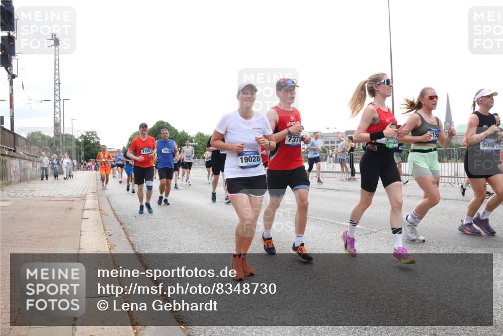 29.06.2025 - hella hamburg halbmarathon Lena Gebhardt http://msf.ph/oto/8348730 29.06.2025 10:38:35 Lombardsbrücke 4155, 15644, 19028, 7371, 155, 5089, 621, 56, 1196, 1232, 1390, 1394, 1457, 1596, 1721, 1742, 1791, 1966, 2113, 2151, 2498, 2576, 2660, 2693, 3010, 3094, 3095, 3216, 3242, 3286, 3323, 3338, 3635, 3636, 3716, 3726, 3777, 3841, 3927, 4028, 4139, 4155, 4159, 4259, 4260, 4316, 4414, 4883, 5085, 5089, 5155, 5300, 5617, 5684, 5735, 5913, 6200, 6695, 6696, 6751, 6875, 6930, 7117, 7148, 7165, 7263, 7371, 7552, 7561, 7692, 7849, 7868, 7914, 8367, 9708, 10554 meine-sportfotos.de
