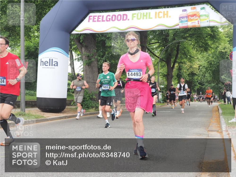 29.06.2025 - hella hamburg halbmarathon KatJ http://msf.ph/oto/8348740 29.06.2025 10:50:16 Zwischen KM18-KM19 2424, 2685, 4328, 7290, 7453 meine-sportfotos.de