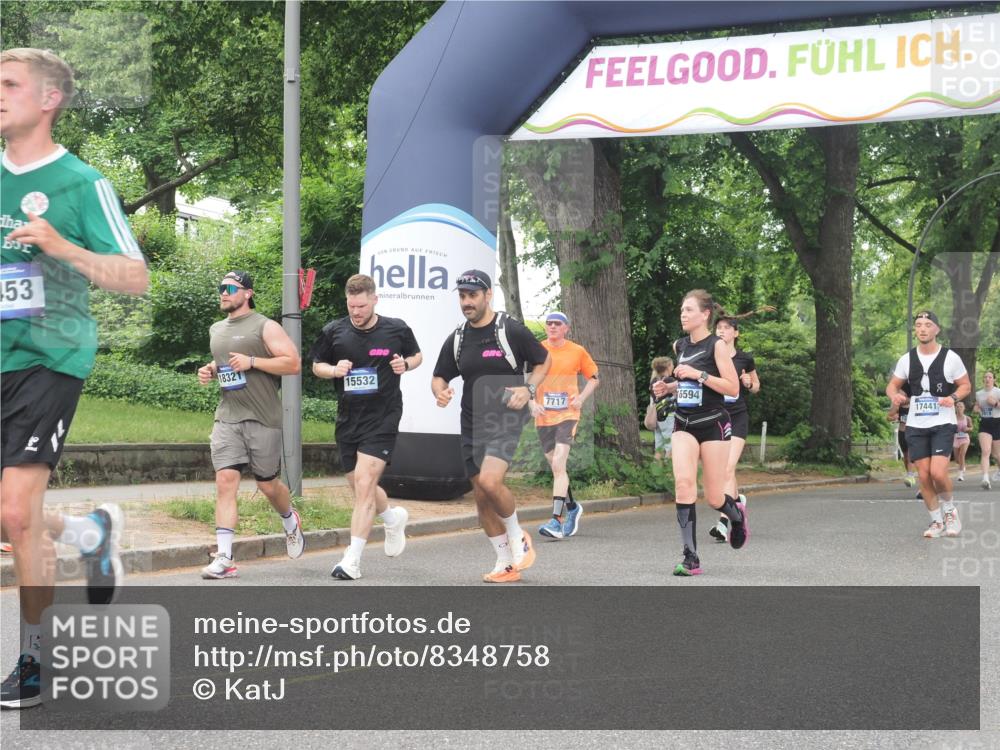 29.06.2025 - hella hamburg halbmarathon KatJ http://msf.ph/oto/8348758 29.06.2025 10:50:18 Zwischen KM18-KM19 2424, 2685, 7290, 7453, 7717 meine-sportfotos.de