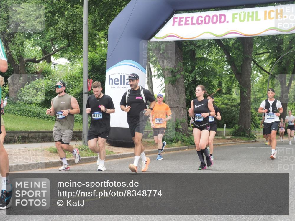 29.06.2025 - hella hamburg halbmarathon KatJ http://msf.ph/oto/8348774 29.06.2025 10:50:18 Zwischen KM18-KM19 2424, 2685, 7290, 7453, 7717 meine-sportfotos.de