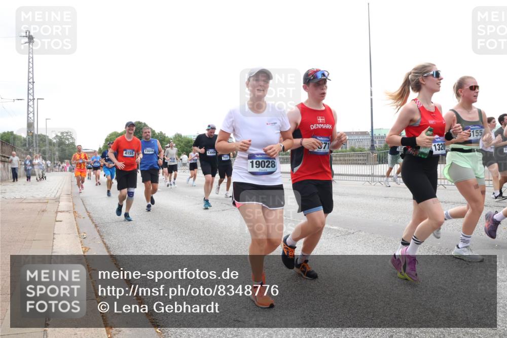 29.06.2025 - hella hamburg halbmarathon Lena Gebhardt http://msf.ph/oto/8348776 29.06.2025 10:38:36 Lombardsbrücke 15644, 4155, 13000, 7692, 19028, 1320, 5155, 56, 1196, 1232, 1390, 1394, 1457, 1596, 1721, 1742, 1791, 1966, 2113, 2151, 2498, 2576, 2660, 2693, 3010, 3094, 3095, 3216, 3242, 3286, 3323, 3338, 3635, 3636, 3716, 3726, 3777, 3841, 3927, 4028, 4139, 4155, 4159, 4259, 4260, 4316, 4414, 4883, 4964, 5085, 5089, 5155, 5300, 5617, 5684, 5735, 5913, 6200, 6695, 6696, 6751, 6875, 6930, 7117, 7148, 7165, 7263, 7371, 7552, 7561, 7692, 7849, 7868, 7914, 8367, 9708, 10554 meine-sportfotos.de