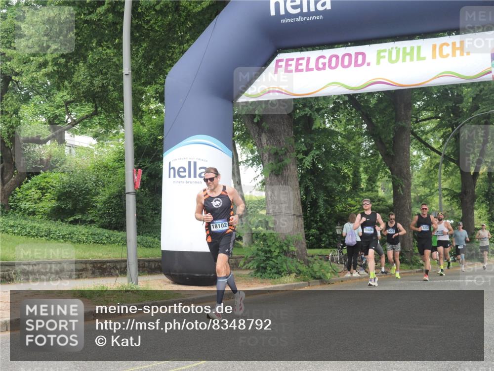 29.06.2025 - hella hamburg halbmarathon KatJ http://msf.ph/oto/8348792 29.06.2025 10:20:47 Zwischen KM18-KM19  meine-sportfotos.de