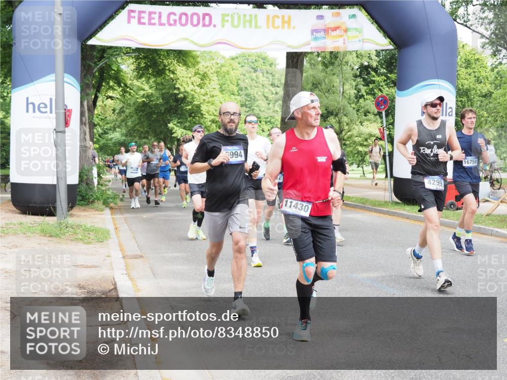 29.06.2025 - hella hamburg halbmarathon MichiJ http://msf.ph/oto/8348850 29.06.2025 10:40:55 Zwischen KM18-KM19 1502, 2099, 2884, 3103, 3310, 4189, 4299, 4938, 6762, 6994, 7147, 7478, 9537, 9791, 11430, 11992, 13327, 14323, 15146, 15179, 15946, 16623, 16750, 17348, 18143 meine-sportfotos.de