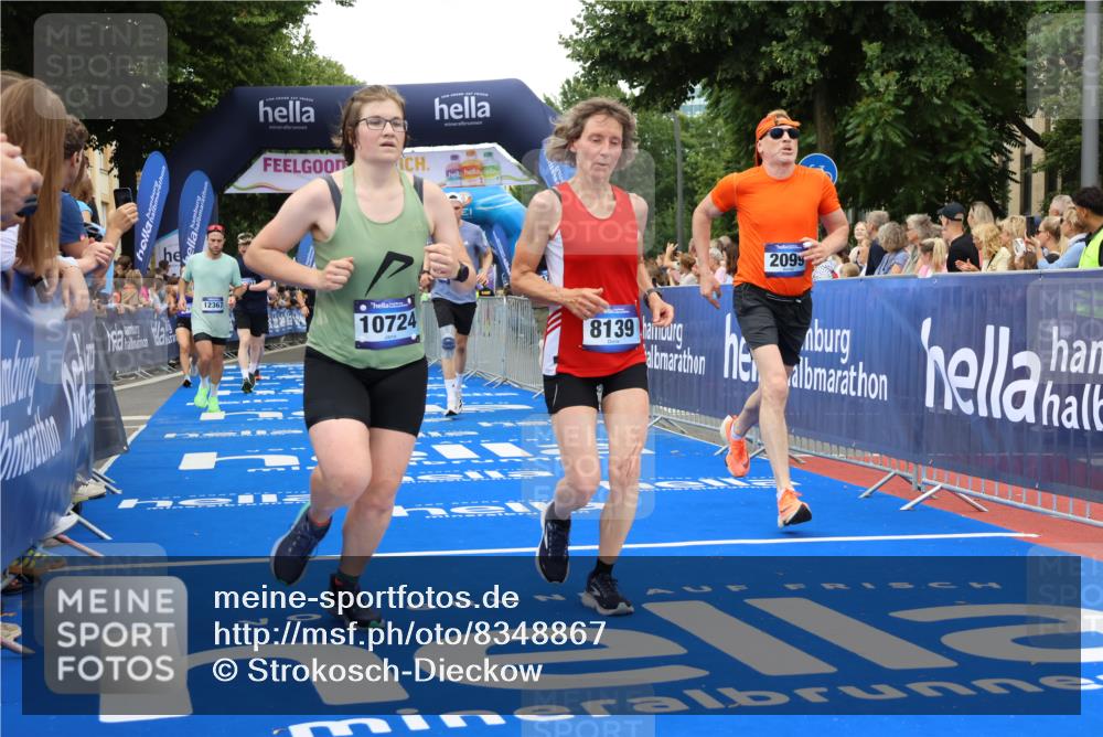 29.06.2025 - hella hamburg halbmarathon Strokosch-Dieckow http://msf.ph/oto/8348867 29.06.2025 10:52:55 Ziel 1257, 1258, 1657, 2099, 2444, 2814, 2910, 3334, 4557, 4558, 4770, 5077, 5907, 7509, 8139, 8587, 8720, 8955, 9093, 10724, 10811, 11217, 11992, 12155, 12367, 12519, 12910, 14198, 14286, 14791, 15430, 18590, 18720 meine-sportfotos.de