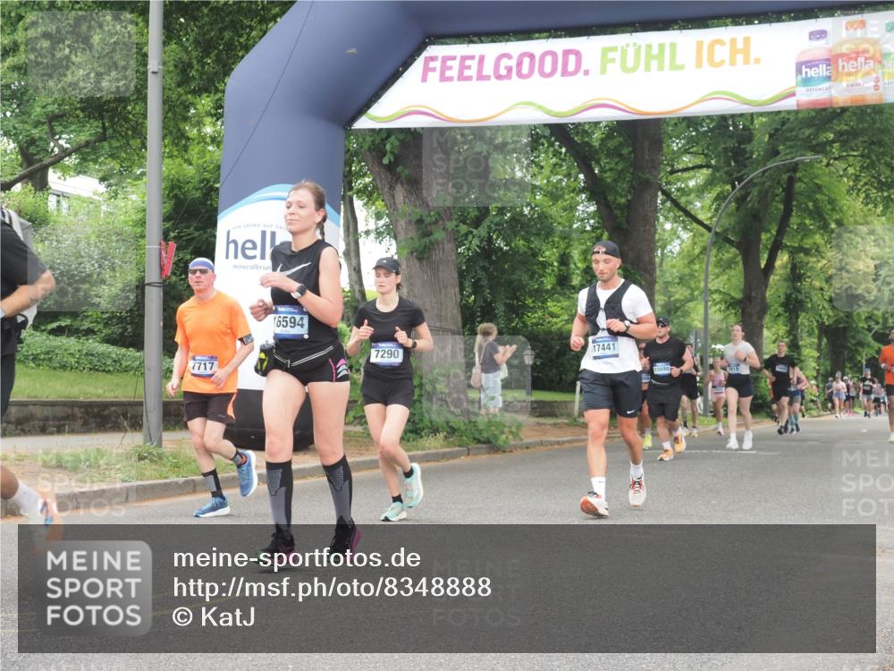 29.06.2025 - hella hamburg halbmarathon KatJ http://msf.ph/oto/8348888 29.06.2025 10:50:19 Zwischen KM18-KM19 2424, 2685, 7290, 7453, 7717 meine-sportfotos.de