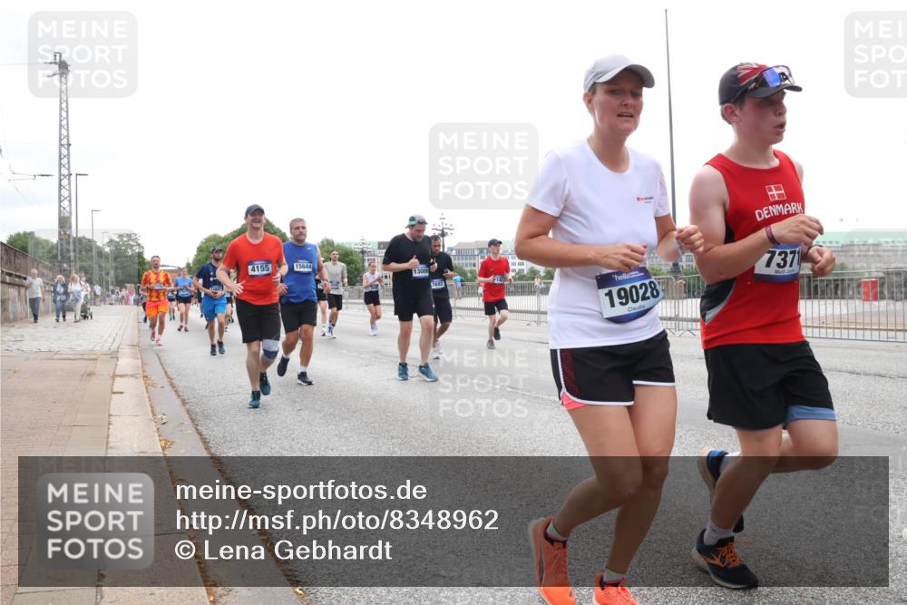 29.06.2025 - hella hamburg halbmarathon Lena Gebhardt http://msf.ph/oto/8348962 29.06.2025 10:38:36 Lombardsbrücke 4155, 15644, 13000, 7692, 19028, 7371, 56, 1196, 1232, 1390, 1394, 1457, 1596, 1721, 1742, 1791, 1966, 2113, 2151, 2498, 2576, 2660, 2693, 3010, 3094, 3095, 3216, 3242, 3286, 3323, 3338, 3635, 3636, 3716, 3726, 3777, 3841, 3927, 4028, 4139, 4155, 4159, 4259, 4260, 4316, 4414, 4883, 4964, 5085, 5089, 5155, 5300, 5617, 5684, 5735, 5913, 6200, 6695, 6696, 6751, 6875, 6930, 7117, 7148, 7165, 7263, 7371, 7552, 7561, 7692, 7849, 7868, 7914, 8367, 9708, 10554 meine-sportfotos.de