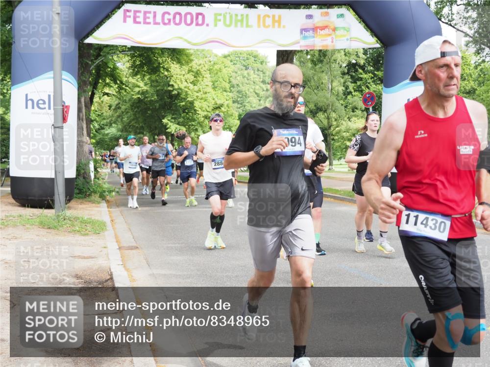 29.06.2025 - hella hamburg halbmarathon MichiJ http://msf.ph/oto/8348965 29.06.2025 10:40:56 Zwischen KM18-KM19 1502, 2070, 2099, 2884, 3103, 3310, 4189, 4299, 4938, 6762, 6994, 7147, 7478, 9537, 9791, 11430, 11992, 13327, 13997, 14323, 15146, 15179, 15946, 16623, 16750, 17348, 18143 meine-sportfotos.de