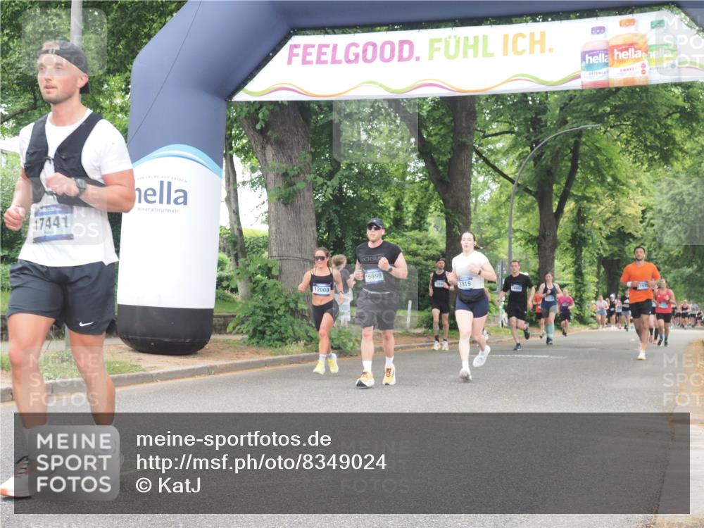 29.06.2025 - hella hamburg halbmarathon KatJ http://msf.ph/oto/8349024 29.06.2025 10:50:21 Zwischen KM18-KM19 2424, 3919, 7290, 7453, 7717 meine-sportfotos.de