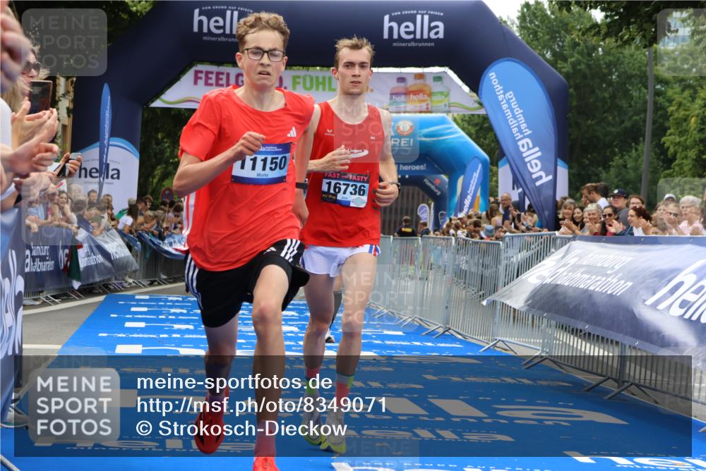 29.06.2025 - hella hamburg halbmarathon Strokosch-Dieckow http://msf.ph/oto/8349071 29.06.2025 10:32:07 Ziel 1407, 1686, 1894, 7272, 11150, 11370, 15826, 16505, 16736 meine-sportfotos.de
