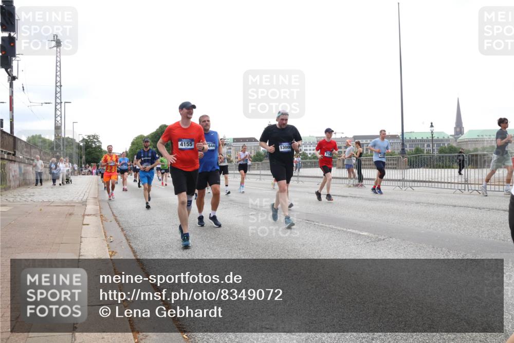 29.06.2025 - hella hamburg halbmarathon Lena Gebhardt http://msf.ph/oto/8349072 29.06.2025 10:38:37 Lombardsbrücke 4155, 644, 13000, 56, 1196, 1232, 1390, 1451, 1457, 1596, 1721, 1742, 1791, 1966, 2113, 2151, 2498, 2576, 2660, 2693, 3010, 3094, 3095, 3216, 3242, 3286, 3323, 3338, 3635, 3636, 3716, 3726, 3777, 3841, 3927, 4028, 4139, 4155, 4159, 4257, 4259, 4260, 4316, 4320, 4883, 4964, 5085, 5089, 5155, 5300, 5617, 5684, 5735, 5913, 6200, 6695, 6696, 6751, 6875, 6930, 7117, 7148, 7165, 7263, 7371, 7552, 7561, 7692, 7849, 7868, 7914, 8367, 9708, 10554 meine-sportfotos.de