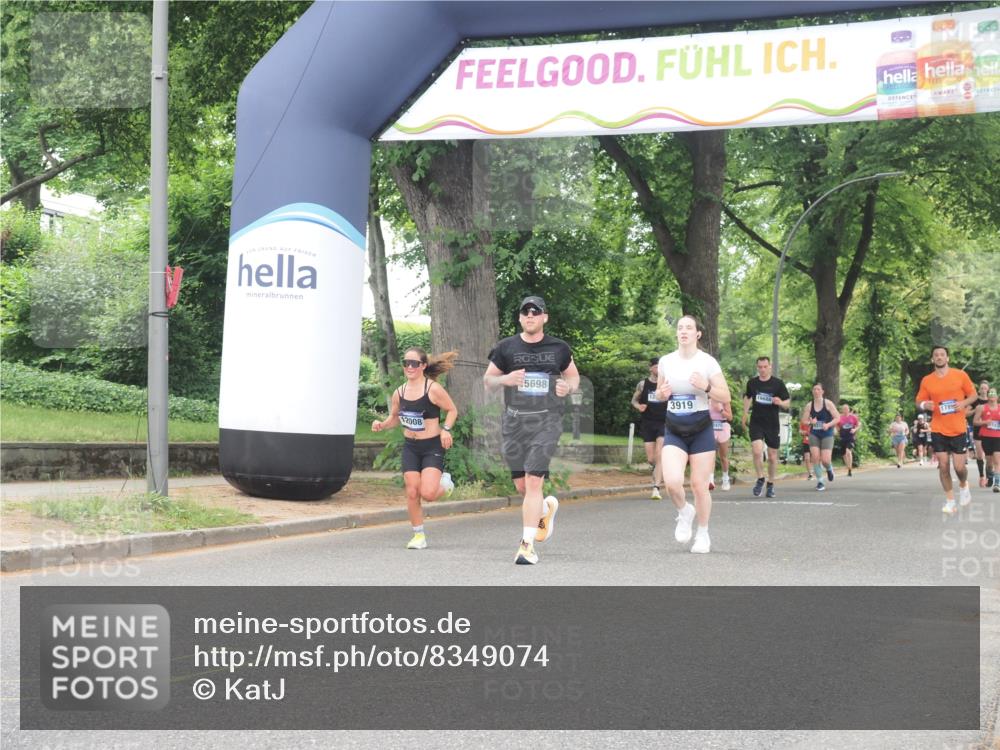 29.06.2025 - hella hamburg halbmarathon KatJ http://msf.ph/oto/8349074 29.06.2025 10:50:22 Zwischen KM18-KM19 3919, 7290, 7453, 7717 meine-sportfotos.de