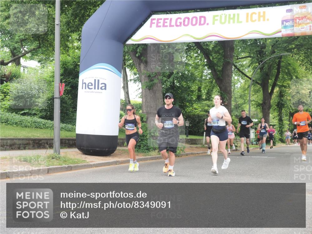 29.06.2025 - hella hamburg halbmarathon KatJ http://msf.ph/oto/8349091 29.06.2025 10:50:22 Zwischen KM18-KM19 3919, 7290, 7453, 7717 meine-sportfotos.de