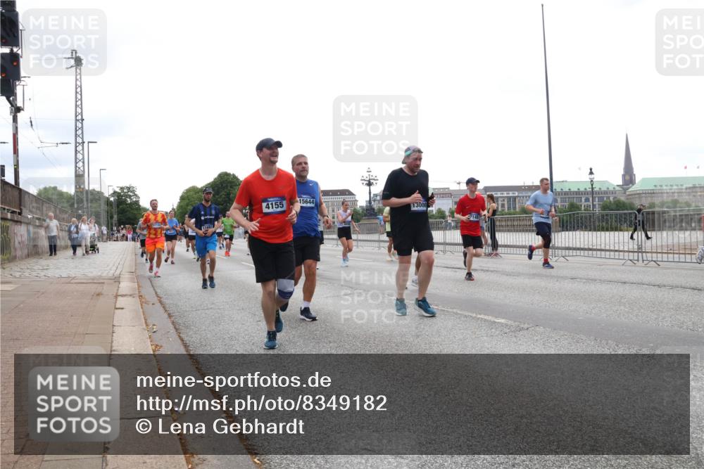 29.06.2025 - hella hamburg halbmarathon Lena Gebhardt http://msf.ph/oto/8349182 29.06.2025 10:38:37 Lombardsbrücke 11697, 4155, 15644, 13000, 56, 1196, 1232, 1390, 1451, 1457, 1596, 1721, 1742, 1791, 1966, 2113, 2151, 2498, 2576, 2660, 2693, 3010, 3094, 3095, 3216, 3242, 3286, 3323, 3338, 3635, 3636, 3716, 3726, 3777, 3841, 3927, 4028, 4139, 4155, 4159, 4257, 4259, 4260, 4316, 4320, 4883, 4964, 5085, 5089, 5155, 5300, 5617, 5684, 5735, 5913, 6200, 6695, 6696, 6751, 6875, 6930, 7117, 7148, 7165, 7263, 7371, 7552, 7561, 7692, 7849, 7868, 7914, 8367, 9708, 10554 meine-sportfotos.de