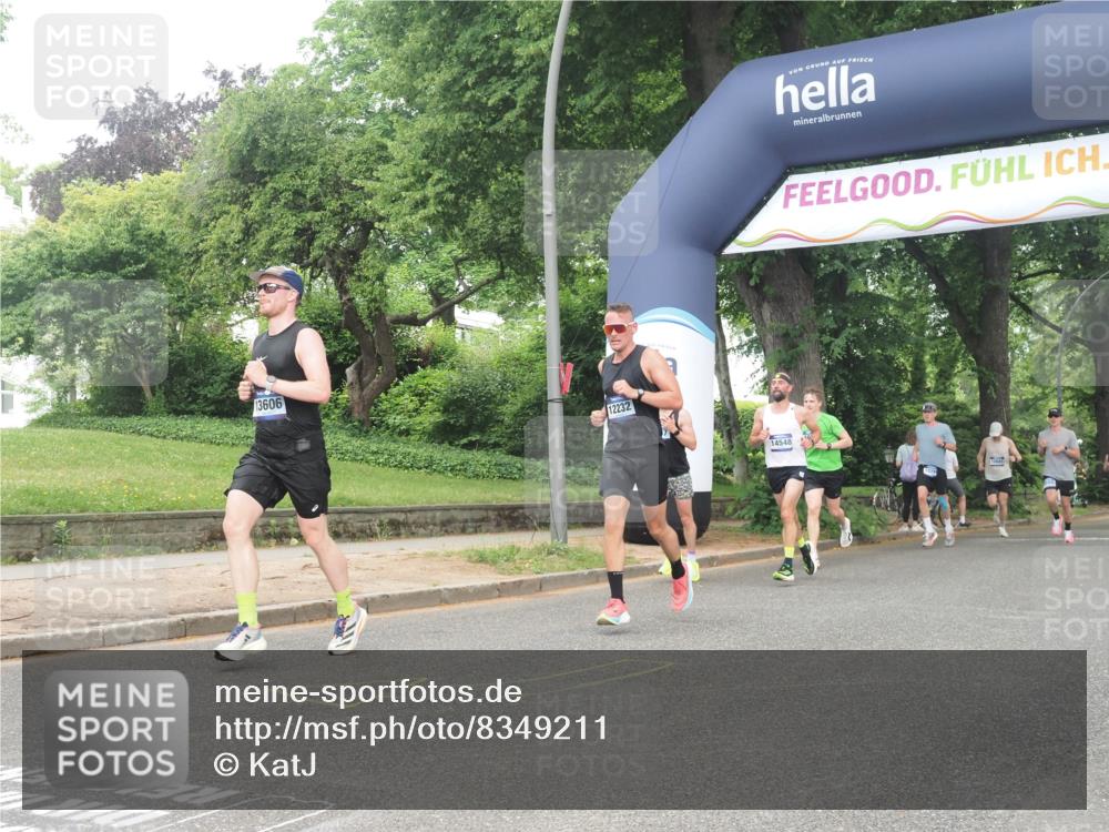 29.06.2025 - hella hamburg halbmarathon KatJ http://msf.ph/oto/8349211 29.06.2025 10:20:51 Zwischen KM18-KM19  meine-sportfotos.de
