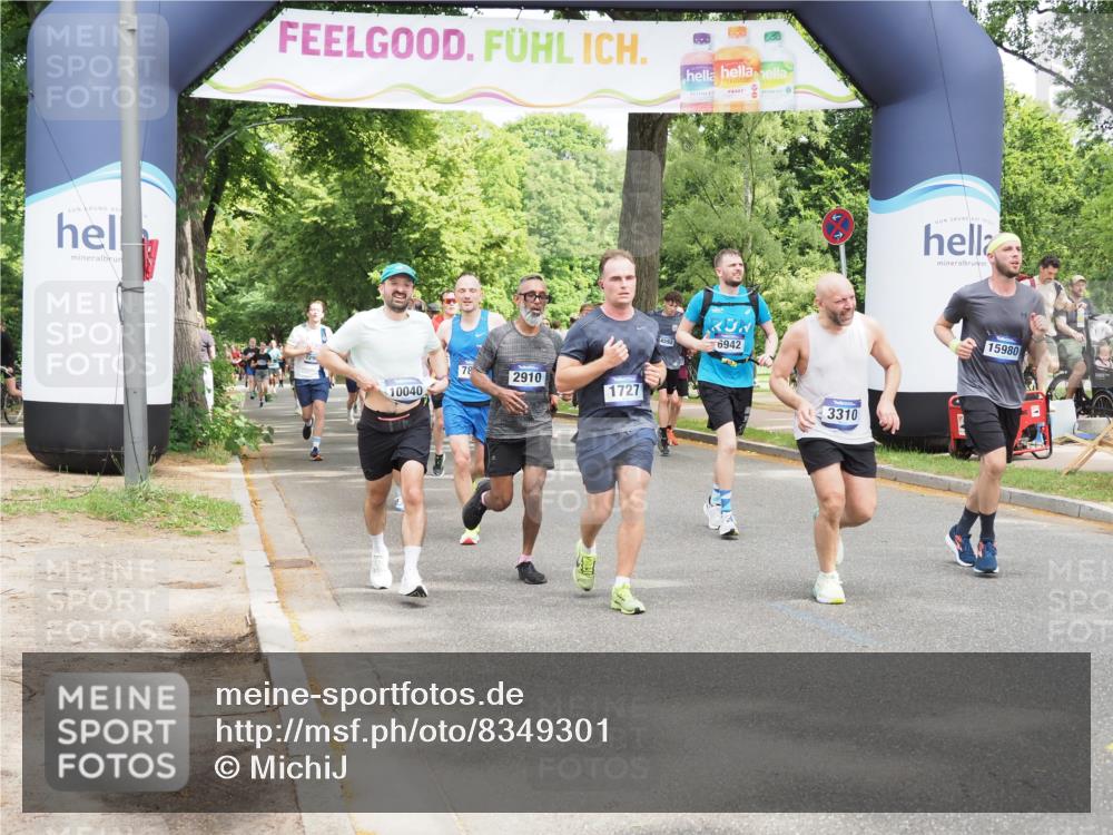 29.06.2025 - hella hamburg halbmarathon MichiJ http://msf.ph/oto/8349301 29.06.2025 10:40:59 Zwischen KM18-KM19 1030, 1502, 1727, 2070, 2884, 2910, 3103, 3310, 4189, 4299, 4938, 6942, 6994, 7147, 7864, 9142, 9537, 10040, 11430, 11992, 13397, 13997, 14323, 15146, 15179, 15980, 16623, 16750, 18134, 18143, 18720 meine-sportfotos.de
