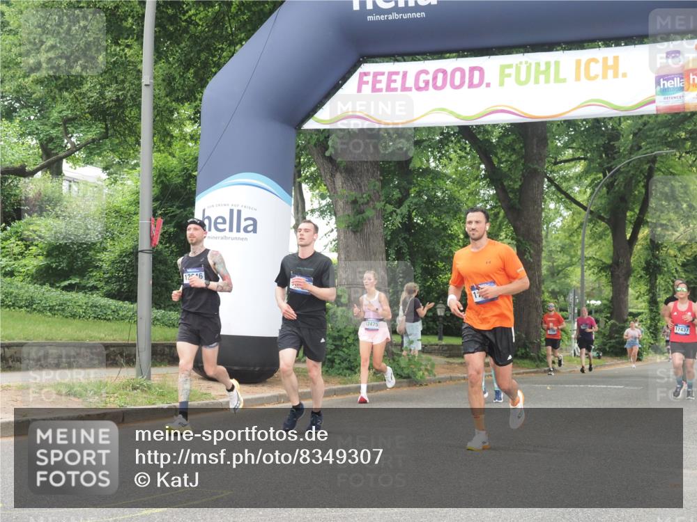 29.06.2025 - hella hamburg halbmarathon KatJ http://msf.ph/oto/8349307 29.06.2025 10:50:25 Zwischen KM18-KM19 1316, 3919, 7717 meine-sportfotos.de