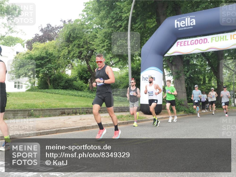 29.06.2025 - hella hamburg halbmarathon KatJ http://msf.ph/oto/8349329 29.06.2025 10:20:51 Zwischen KM18-KM19  meine-sportfotos.de
