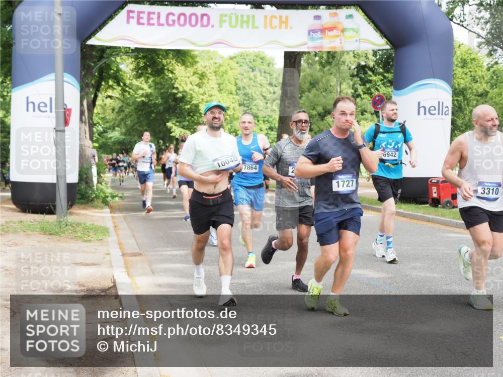 29.06.2025 - hella hamburg halbmarathon MichiJ http://msf.ph/oto/8349345 29.06.2025 10:40:59 Zwischen KM18-KM19 1030, 1502, 1727, 2070, 2884, 2910, 3103, 3310, 4189, 4299, 4938, 6942, 6994, 7147, 7864, 9142, 9537, 10040, 11430, 11992, 13397, 13997, 14323, 15146, 15179, 15980, 16623, 16750, 18134, 18143, 18720 meine-sportfotos.de