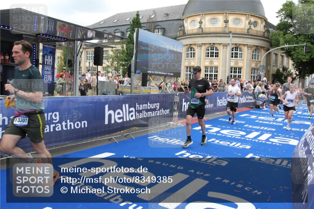 29.06.2025 - hella hamburg halbmarathon Michael Strokosch http://msf.ph/oto/8349385 29.06.2025 10:52:38 Ziel 2346, 2670, 3952, 6561, 6562, 7232, 9739, 10115, 11689, 12450, 13051, 13301, 15001, 15980, 18982 meine-sportfotos.de