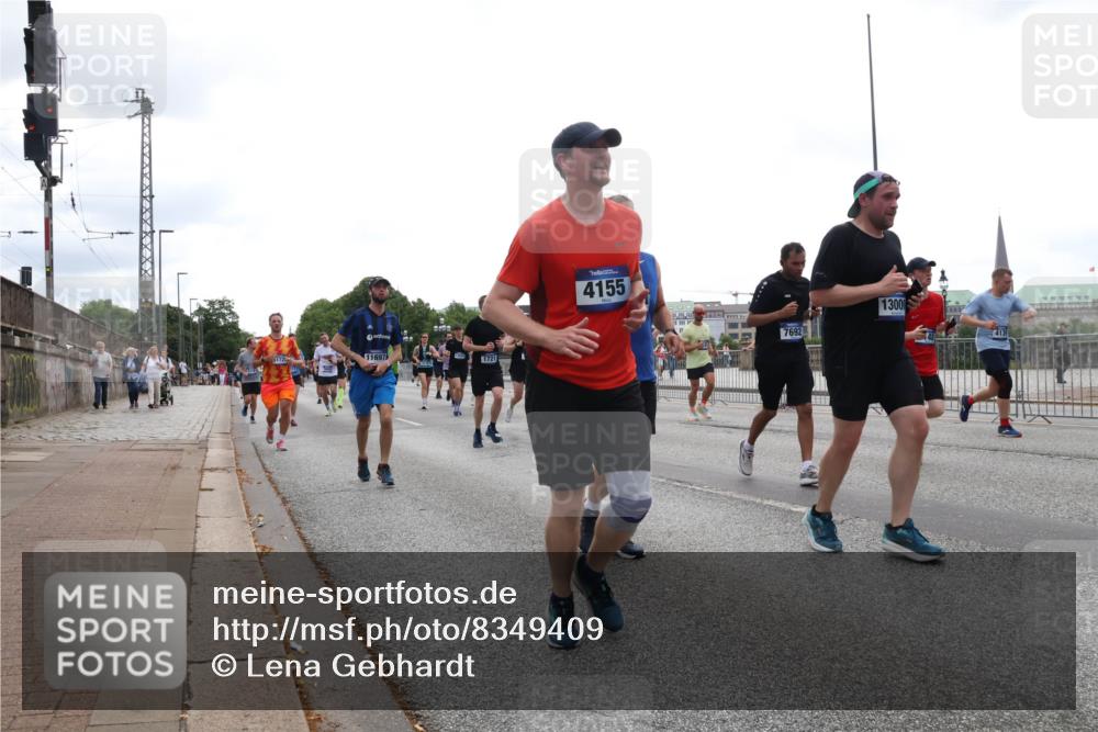 29.06.2025 - hella hamburg halbmarathon Lena Gebhardt http://msf.ph/oto/8349409 29.06.2025 10:38:38 Lombardsbrücke 11697, 1721, 4155, 7692, 1300, 4139, 56, 1196, 1232, 1390, 1451, 1457, 1596, 1721, 1742, 1791, 1966, 2113, 2151, 2498, 2576, 2660, 2693, 3010, 3094, 3095, 3216, 3242, 3286, 3307, 3323, 3338, 3635, 3636, 3716, 3726, 3777, 3841, 3927, 4028, 4139, 4155, 4159, 4257, 4259, 4260, 4316, 4320, 4883, 4964, 5085, 5089, 5155, 5300, 5617, 5684, 5735, 5913, 6200, 6695, 6696, 6751, 6875, 6930, 7117, 7148, 7165, 7263, 7371, 7561, 7692, 7849, 7868, 7914, 8367, 9708, 10554 meine-sportfotos.de