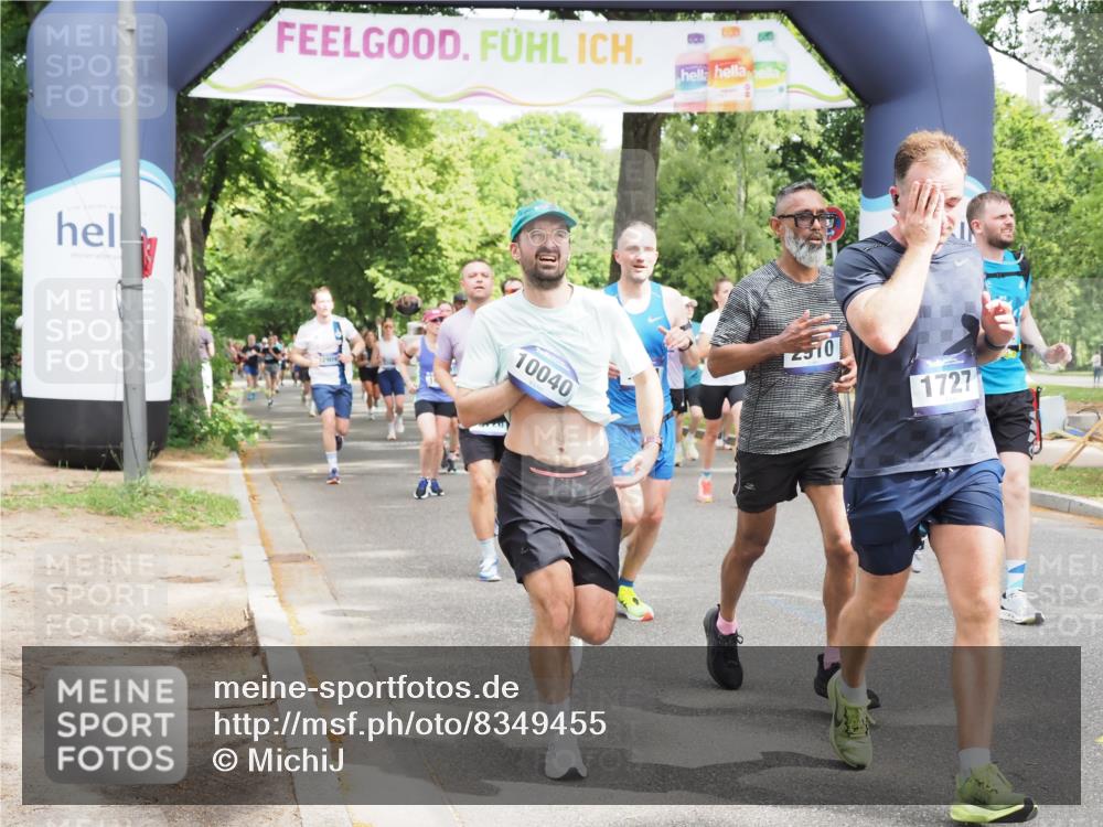 29.06.2025 - hella hamburg halbmarathon MichiJ http://msf.ph/oto/8349455 29.06.2025 10:41:00 Zwischen KM18-KM19 1030, 1482, 1502, 1727, 2070, 2884, 2910, 3103, 3310, 4189, 4299, 4938, 5866, 6942, 6994, 7147, 7864, 9142, 10040, 11992, 12909, 13397, 13997, 14036, 14323, 14592, 15980, 16623, 16750, 18134, 18143, 18720 meine-sportfotos.de