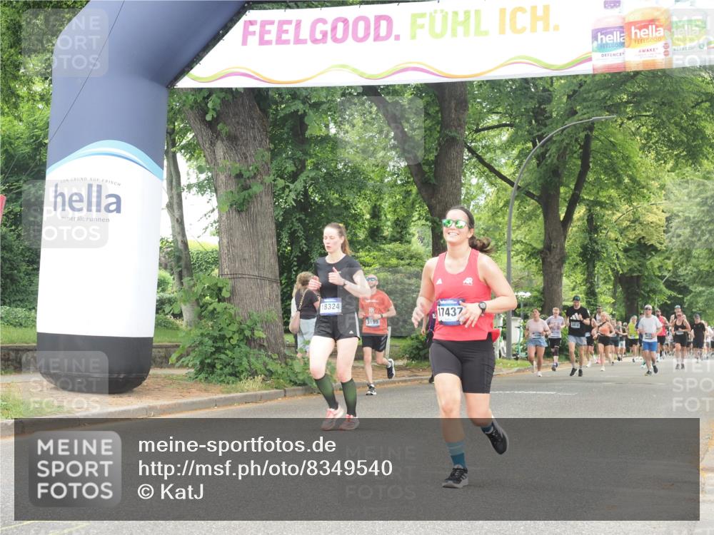 29.06.2025 - hella hamburg halbmarathon KatJ http://msf.ph/oto/8349540 29.06.2025 10:50:28 Zwischen KM18-KM19 1316, 3919 meine-sportfotos.de