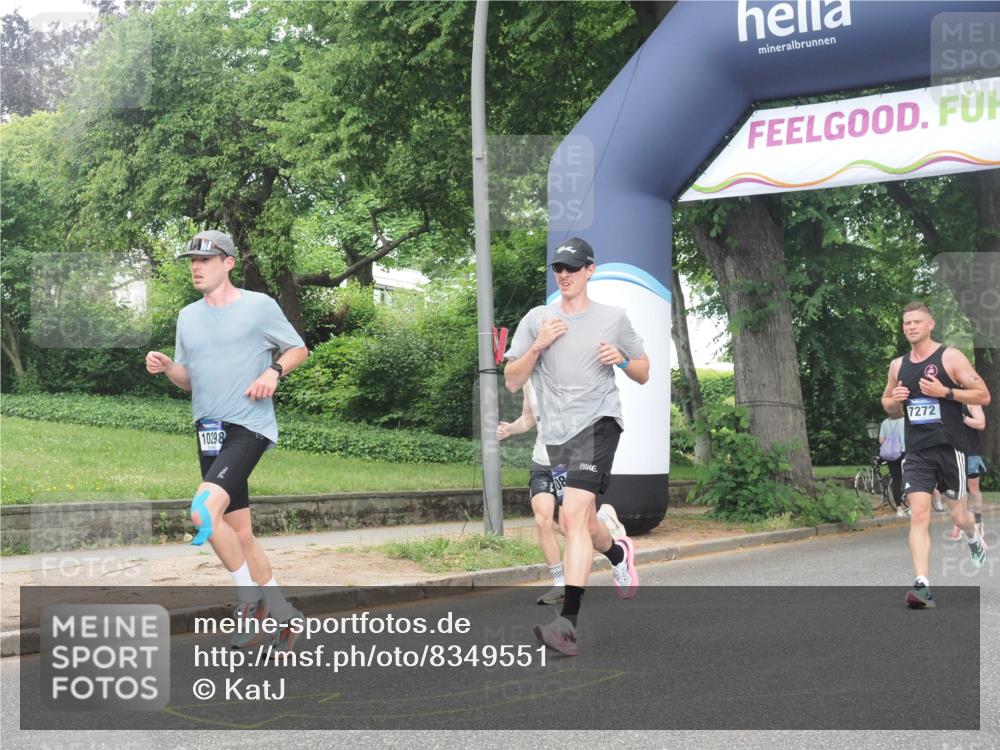 29.06.2025 - hella hamburg halbmarathon KatJ http://msf.ph/oto/8349551 29.06.2025 10:20:54 Zwischen KM18-KM19 6619, 7272 meine-sportfotos.de