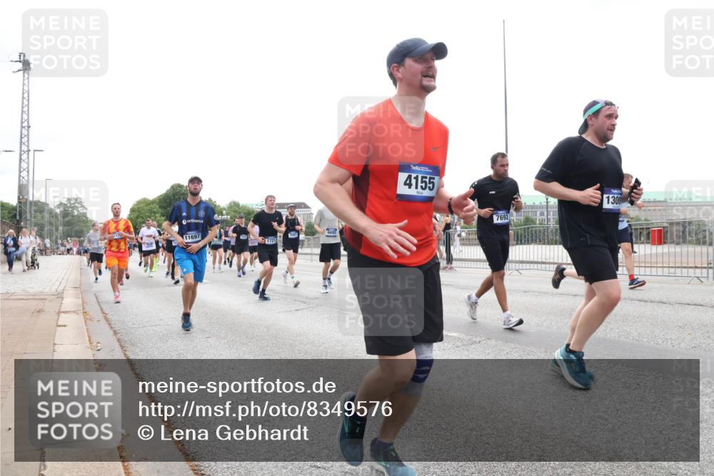 29.06.2025 - hella hamburg halbmarathon Lena Gebhardt http://msf.ph/oto/8349576 29.06.2025 10:38:38 Lombardsbrücke 11697, 6695, 7561, 1721, 4155, 7692, 1300, 56, 1196, 1232, 1390, 1451, 1457, 1596, 1721, 1742, 1791, 1966, 2113, 2151, 2498, 2576, 2660, 2693, 3010, 3094, 3095, 3216, 3242, 3286, 3307, 3323, 3338, 3635, 3636, 3716, 3726, 3777, 3841, 3927, 4028, 4139, 4155, 4159, 4257, 4259, 4260, 4316, 4320, 4883, 4964, 5085, 5089, 5155, 5300, 5617, 5684, 5735, 5913, 6200, 6695, 6696, 6751, 6875, 6930, 7117, 7148, 7165, 7263, 7371, 7561, 7692, 7849, 7868, 7914, 8367, 9708, 10554 meine-sportfotos.de