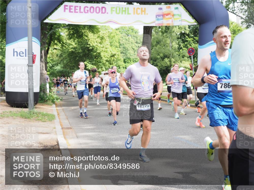 29.06.2025 - hella hamburg halbmarathon MichiJ http://msf.ph/oto/8349586 29.06.2025 10:41:01 Zwischen KM18-KM19 1030, 1482, 1502, 1727, 2070, 2346, 2884, 2910, 3103, 3310, 4299, 5866, 6942, 6994, 7147, 7864, 8487, 9142, 10040, 11992, 12909, 13397, 13997, 14036, 14323, 14592, 15980, 16750, 18134, 18143, 18590, 18720, 19067 meine-sportfotos.de