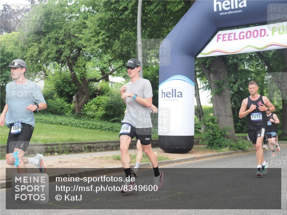 29.06.2025 - hella hamburg halbmarathon KatJ http://msf.ph/oto/8349600 29.06.2025 10:20:54 Zwischen KM18-KM19 6619, 7272 meine-sportfotos.de