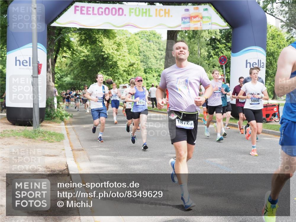 29.06.2025 - hella hamburg halbmarathon MichiJ http://msf.ph/oto/8349629 29.06.2025 10:41:01 Zwischen KM18-KM19 1030, 1482, 1502, 1727, 2070, 2346, 2884, 2910, 3103, 3310, 4299, 5866, 6942, 6994, 7147, 7864, 8487, 9142, 10040, 11992, 12909, 13397, 13997, 14036, 14323, 14592, 15980, 16750, 18134, 18143, 18590, 18720, 19067 meine-sportfotos.de