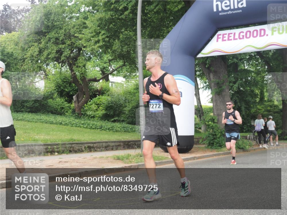 29.06.2025 - hella hamburg halbmarathon KatJ http://msf.ph/oto/8349725 29.06.2025 10:20:55 Zwischen KM18-KM19 6619, 7272 meine-sportfotos.de