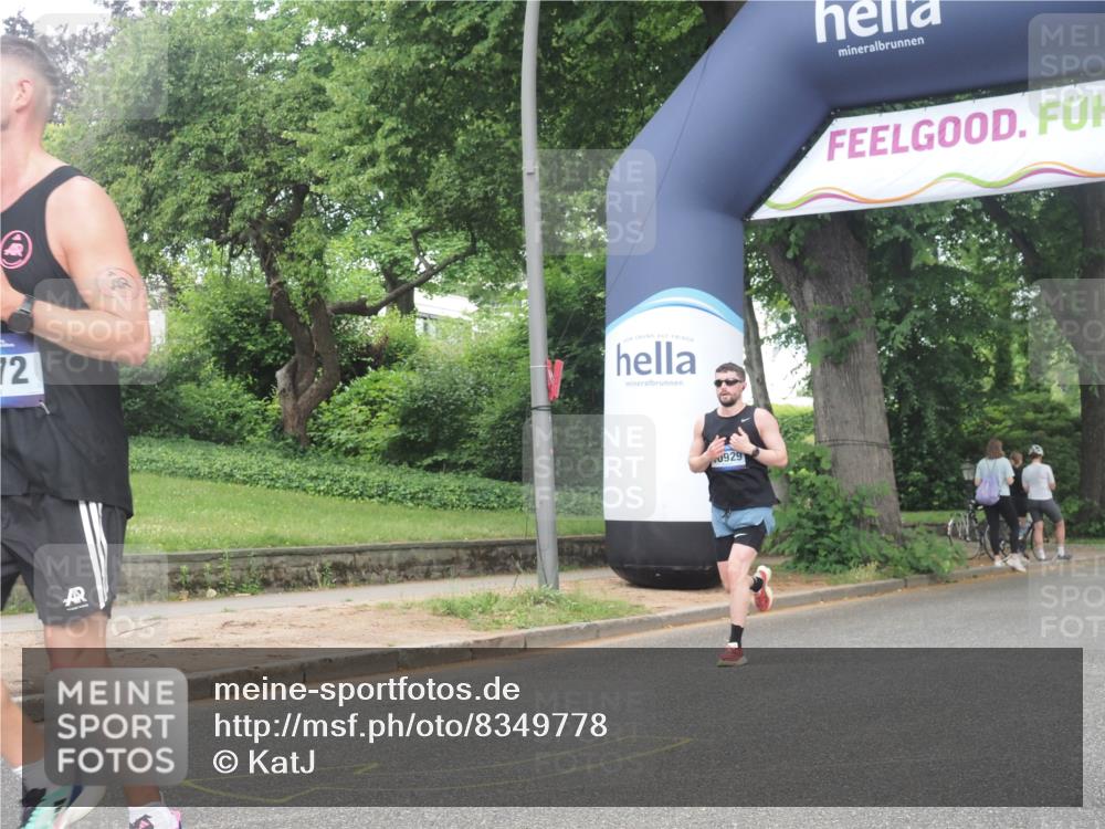 29.06.2025 - hella hamburg halbmarathon KatJ http://msf.ph/oto/8349778 29.06.2025 10:20:56 Zwischen KM18-KM19 6619, 7272 meine-sportfotos.de