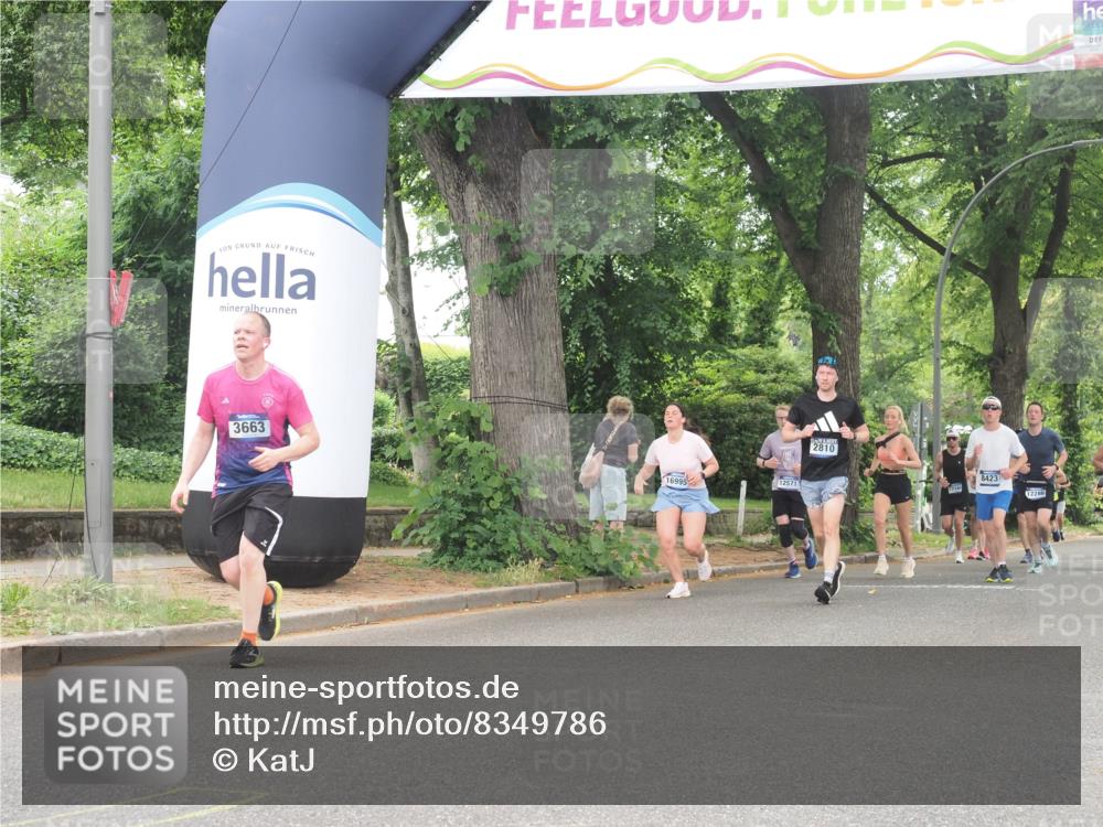 29.06.2025 - hella hamburg halbmarathon KatJ http://msf.ph/oto/8349786 29.06.2025 10:50:34 Zwischen KM18-KM19 3199, 3663 meine-sportfotos.de