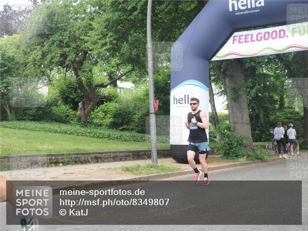 29.06.2025 - hella hamburg halbmarathon KatJ http://msf.ph/oto/8349807 29.06.2025 10:20:56 Zwischen KM18-KM19 6619, 7272 meine-sportfotos.de