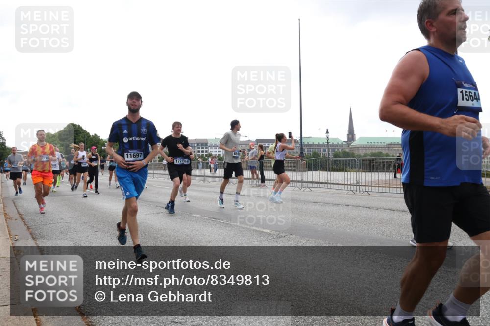 29.06.2025 - hella hamburg halbmarathon Lena Gebhardt http://msf.ph/oto/8349813 29.06.2025 10:38:39 Lombardsbrücke 728, 11697, 172175, 1564, 56, 1196, 1232, 1390, 1451, 1457, 1596, 1721, 1742, 1791, 1966, 2113, 2151, 2498, 2576, 2660, 2693, 3010, 3094, 3095, 3216, 3242, 3286, 3307, 3323, 3338, 3635, 3636, 3716, 3726, 3777, 3841, 3927, 4028, 4139, 4155, 4159, 4257, 4259, 4260, 4316, 4320, 4883, 4964, 5085, 5089, 5155, 5300, 5617, 5684, 5735, 5913, 6200, 6695, 6696, 6751, 6875, 6930, 7117, 7148, 7263, 7371, 7561, 7692, 7849, 7868, 7914, 8367, 9708, 10554 meine-sportfotos.de
