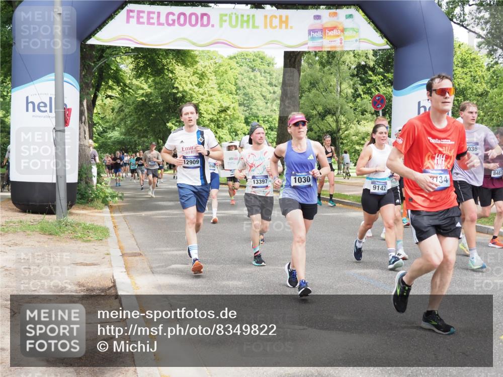 29.06.2025 - hella hamburg halbmarathon MichiJ http://msf.ph/oto/8349822 29.06.2025 10:41:02 Zwischen KM18-KM19 1030, 1482, 1727, 1870, 2070, 2346, 2884, 2910, 3103, 3310, 5866, 6942, 6994, 7147, 7864, 8487, 8973, 9142, 10040, 11992, 12909, 13397, 13997, 14036, 14592, 15980, 16750, 18134, 18143, 18590, 18720, 19067 meine-sportfotos.de